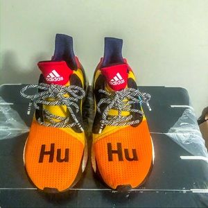 Pharrell Williams solar hu sneakers